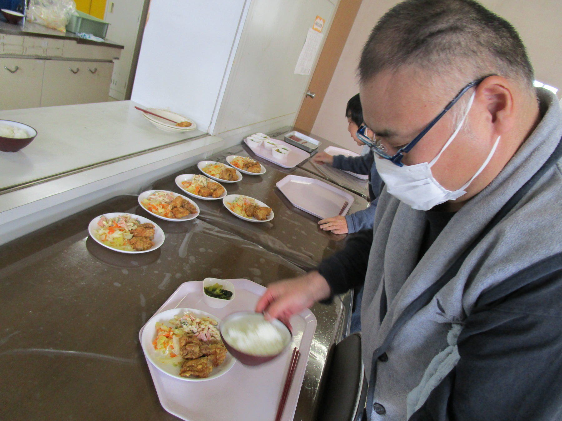 みんなで昼食 社会福祉法人 北九州市手をつなぐ育成会 みんなで昼食 社会福祉法人 北九州市手をつなぐ育成会